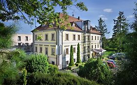 Maxmilian Lifestyle Resort  4*